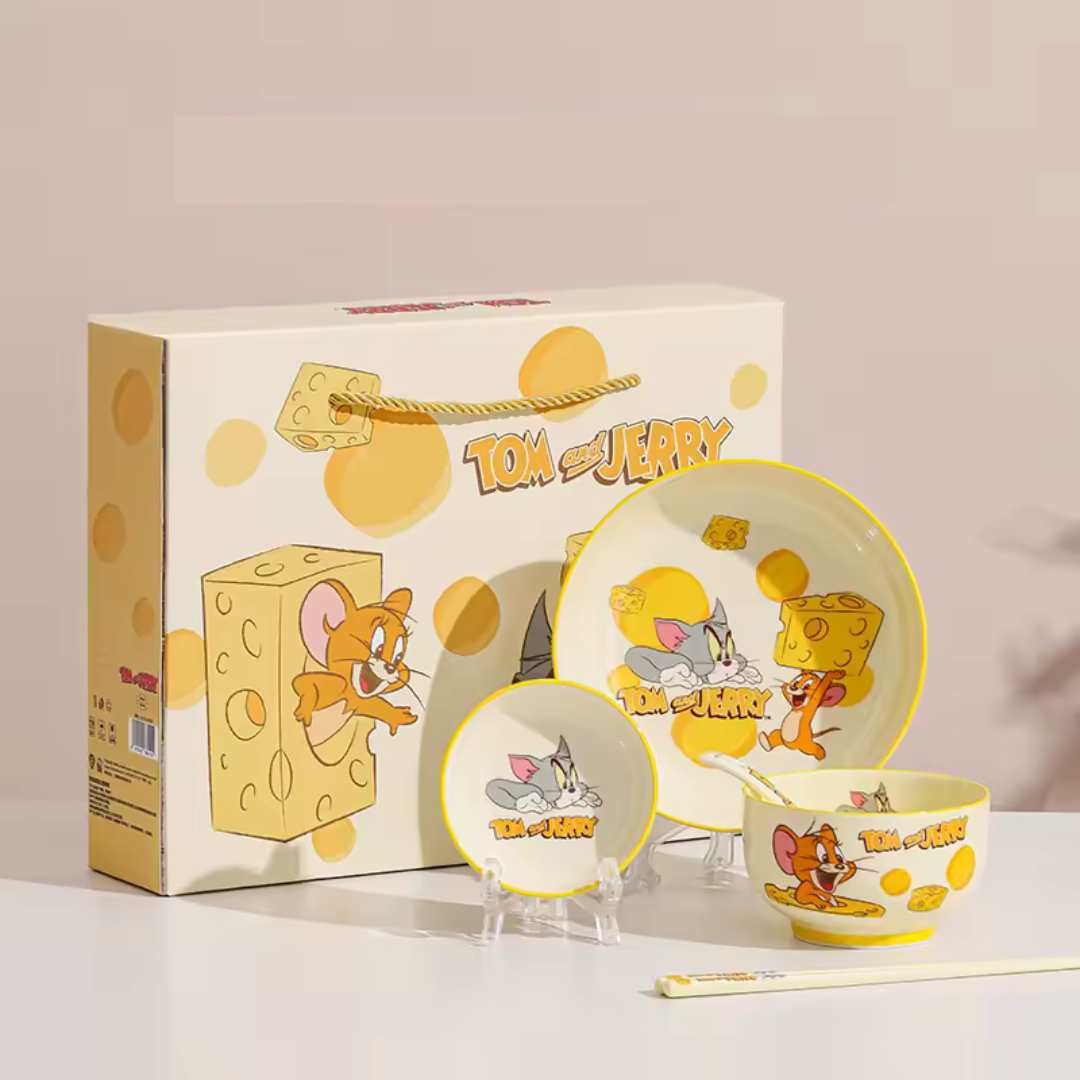 Tom & Jerry™ 5-Piece Dining Set