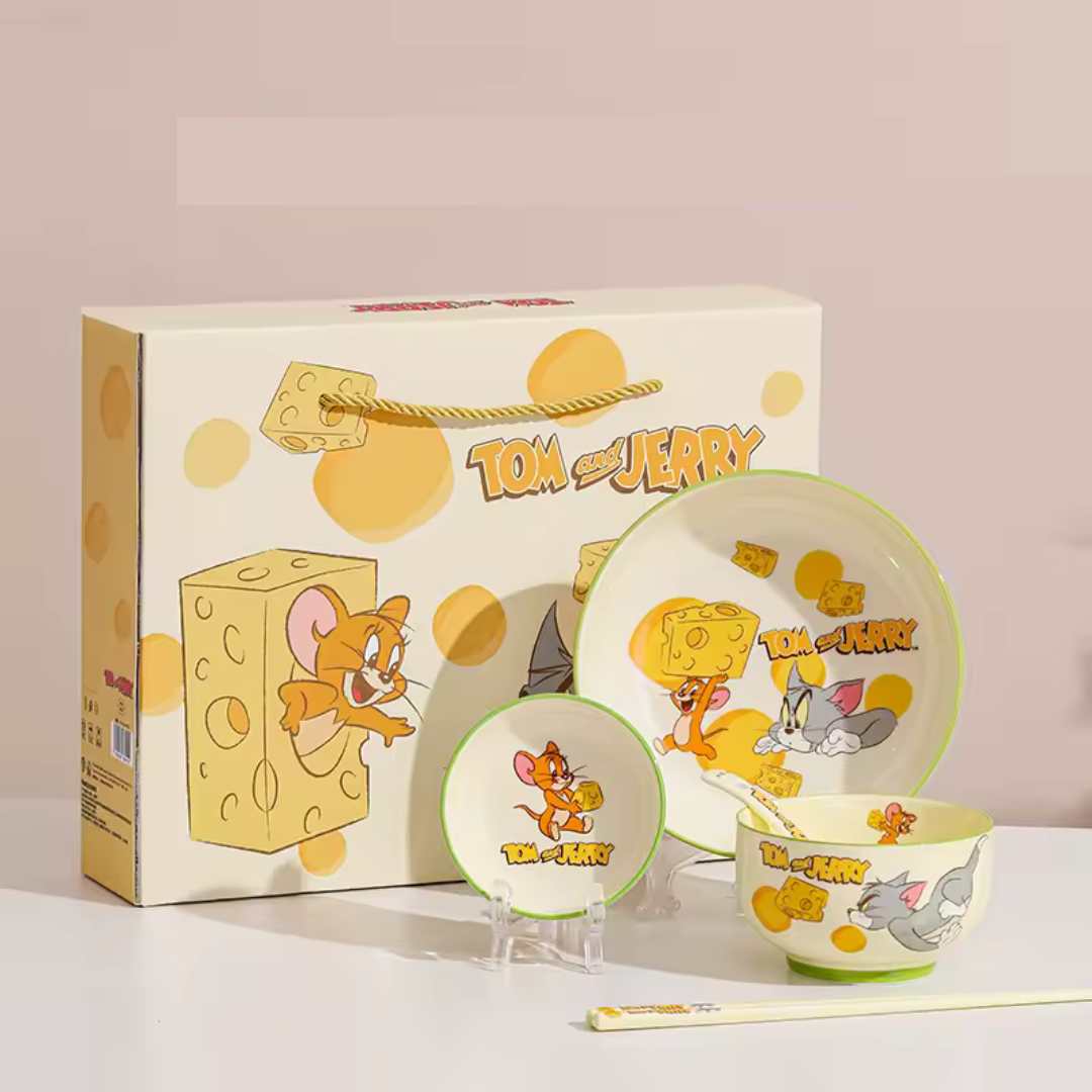 Tom & Jerry™ 5-Piece Dining Set